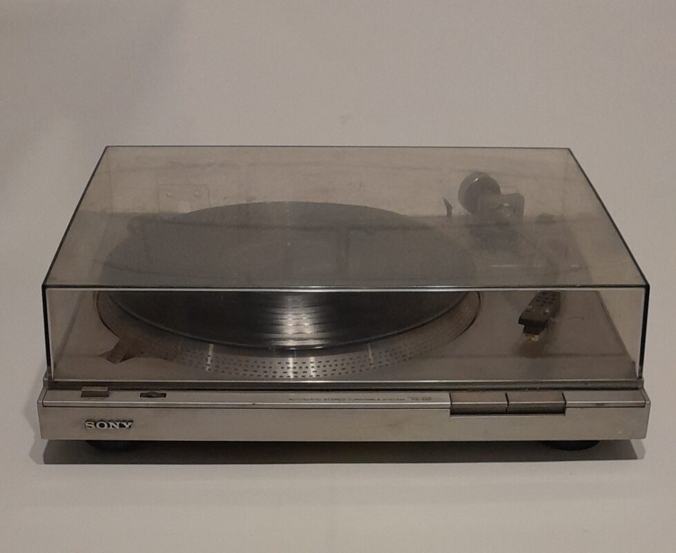 toca discos sony.jpg